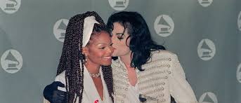 While many look to michael jackson 's incredible artistry as a muse for creative inspiration, chance the rapper explains that the the greatest of all time, highest i think maybe for overall celebrities, but most philanthropic musician is michael joseph jackson, chance explained when asked what artist. Leeres Grab Wo Befindet Sich Michael Jacksons Leiche Promiflash De