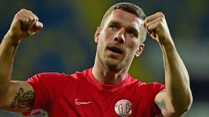 Antalyaspor, trabzonspor'a karşı deplasmanda oynadığı maçlarda sadece 1 galibiyet elde edebildi. Podolski Die Turkei Kann Gern Jedes Spiel Gewinnen Ausser Dfb Deutscher Fussball Bund E V