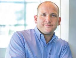 Alan Dippel's Instagram, Twitter & Facebook