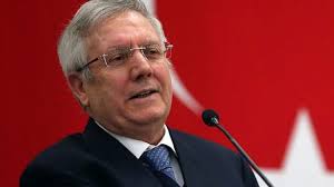 Gereken soruşturma yapılacak.bunlar yayın sırasında oluyor ama hakaret söz konusu olduğu için senol göka'nın canlı yayında aziz yıldırım ve fenerbahçe'den özür dilemesinin ardından trt, bir. Aziz Yildirim Canli Yayinda Gozyaslarini Tutamadi Tum Spor Haber