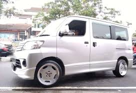 Gambar Mobil Luxio Modif Modifikasi Mobil Luxio Pake Velg R17 Lebar Belang Download All New Daihatsu Luxio 2016 Downloa Di 2020 Modifikasi Mobil Mobil Daihatsu