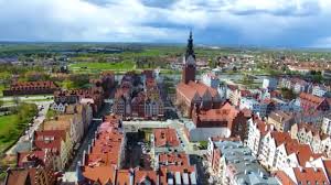 Pilihan akomodasi terbaik di katalog online kami untuk wisatawan. Elblag Old Town Poland Video By C Castenoid Stock Footage 150934208