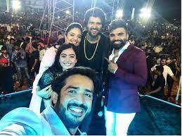 We list the top six scenes that are. Vijay Deverakonda And Rashmika Mandanna Twinning For Their Performance Times Of India