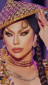 Jennifer Labay's Instagram, Twitter & Facebook