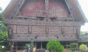 Rumah ini menjadi simbol keberadaan masyarakat batak yang tinggal di kawasan tersebut. Berkunjung Ke Rumah Adat Batak Toba Di Tmii Cendana News