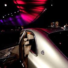 Now This Is How You Open Doors In Hollywood Introducing The New Mercedes Maybach S 600 Mercede Mercedes Maybach S600 Mercedes Benz Maybach