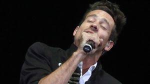 Junto a su hermano gonzalo y sebastian seoane, habían conformado a fines de los '90 la banda mic, de estilo cercano al punk rock. Chano Charpentier Tan Bionica Es Una Nueva Forma De Pensar Pop Rock La Voz Del Interior
