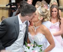 Sunie's ashes will be spread at a later date. Big Fat Gypsy Weddings 2012 Bride Cheyenne Pidgley S Middle Finger Salute On Special Day Daily Mail Online