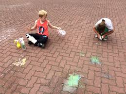Bunte kreide selber machen mit gips die farben erscheinen nach dem trocknen deckender als die variante mit dem mehl. Diy Spruh Kreide Selber Machen Kinderzeit Bremen De