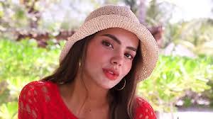 Melanie Fernanda tiene albercada