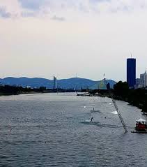 Reichsbrücke, kaisermühlen die reichsbrücke ist heute die wichtigste und meistbefahrene donaubrücke wiens und wurde im jahr 1980. Wake Up Neue Donau Aussicht Bild Von Wake Up Wien Tripadvisor