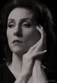 Deborah Leone's Instagram, Twitter & Facebook