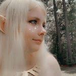 Rayna Bear's Instagram, Twitter & Facebook