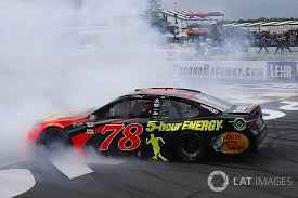 Official facebook page for 2017 nascar cup series champion martin truex jr. Martin Truex Jr Holds Off Larson And Busch For Pocono Win