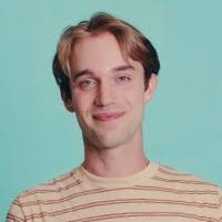 900+ "Lausch" profiles