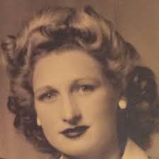 Lorraine Chambers (@emeraldlorraine) • Instagram photos and videos