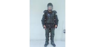 Reminds me of dark helmet from spaceballs. Uniforme De Los Escuadrones Moviles Antidisturbios De La Policia Nacional