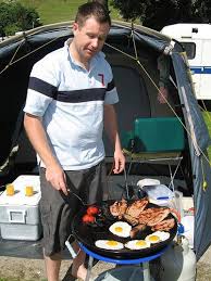 A Skottelbraai Completely South African And Perfect For Those Early Morning Camping Breakfasts Koken Op De Camping Eten Bbq