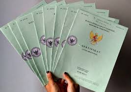 Berikut informasi sepenuhnya tentang contoh surat kuasa pengambilan sertifikat tanah pdf. 6 Contoh Sertifikat Tanah Asli Dan Cara Membedakannya Rumah Com