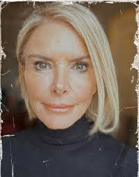 Sonia Downey's Instagram, Twitter & Facebook