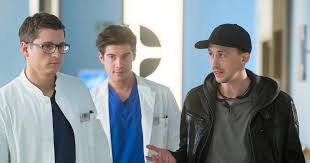 Bilder: Alte Wunden - In aller Freundschaft – Die jungen Ärzte - ARD | Das  Erste