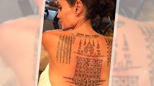 Angelina jolie's tattoos with their meanings. Angelina Jolie Und Brad Pitt Diese Tattoos Sollten Ihre Liebe Schutzen