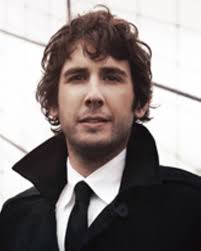 After using four different languages on an album, it's tough to decide which one i'm gonna actually learn to speak. Josh Groban Licht An Josh Groban Kommt Gala De