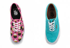 Ada banyak jenis kasut sekarang ni, korang pilih??? Vans Kasut Wanita Asli Kulit Suede Musim Sejuk Tinggi Rendah Hitam Putih Biru Merah Merah Jambu Kasut Vance Dengan Mawar