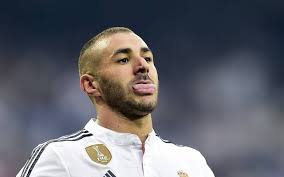 Güncel performans bilgileri karim benzema (real madrid) oynanan maçlar goller asistler kartlar tüm müsabakalar. Karim Benzema Lasst Fussball Mit Diamanten Im Wert Von 250 000 Euro Anfertigen