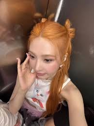 2/4 of Red Velvet members, Irene and Seulgi supporting our JOY 🫶🏻🥹💚