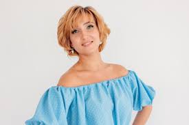 A short voluminous style with big curls creates a cotton candy effect in a white blonde hairstyle. Premium Photo Young Charming Happy Blonde Short Hair Woman In Blue Summer Dress Isolated On White