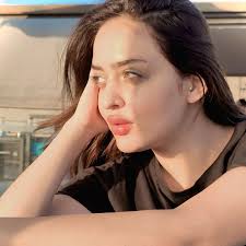 Learn to smile in every situation💛