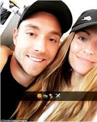 Nun hat er beschlossen, sich einen implantierbaren defibrillator einsetzen. Christian Eriksen Takes To Twitter To Dismiss Claims His Tottenham Teammate Jan Vetonghen Slept With His Wife Rush Hour Sport
