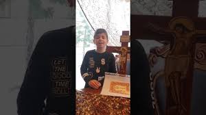 Του θανάτου το βασίλειον λύεις δε και του άδου τους νεκρούς εξανιστάς. O Mikros Nikolas Pselnei To H Zwh En Tafw Kai Skorpa Righ Sygkinhshs Binteo