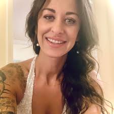 Are there firework stands around Gilroy, CA and when are they open?