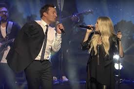 See Carrie Underwood + Jimmy Fallon Sing 'Islands in the Stream'