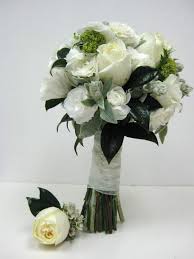 White wedding flowers may be synonymous to simplicity, but they silently scream of purity and innocence. Pure White Wedding Bouquet
