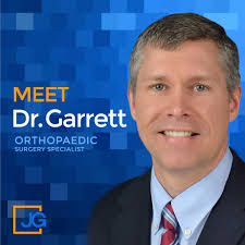 ✓ABOUT DR. JEFFREY P. GARRETT Dr. Jeffrey P. Garrett is a board-certified  physician in orthopaedic surgery who specializes in outpatient hip and knee  replacements. ✔️Utilizing advanced protocols and minimally-invasive  surgical techniques, such