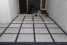 18 Model Keramik Lantai Garasi Mobil Minimalis Dari Batu Alam Di 2021 Lantai Garasi Lantai Garasi