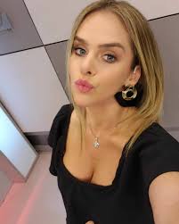 Habló Gabi Wolscham habló en @urbana1069. "Nadie le puso un arma..." "...  para que me coj..." #TeleShowMás+