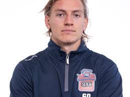 Shane Hanna's Instagram, Twitter & Facebook