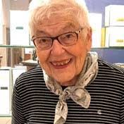 Leslie Levitt's Instagram, Twitter & Facebook