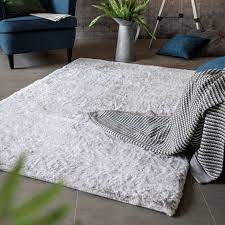 Ob am esstisch, vor ihrem sessel oder an der bank im wintergarten, dieses fell imitat schafft eine behagliche Andiamo Teppich Novara Teppiche Fussmatten Bodenbelage Fur Indoor Und Outdoor