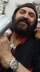 Hello Everyone!!! On 3/7/25 around 6-6:30pm I dropped a black long sleeve  hoodie with zipper and my important keys in it from my tote bag while  running for the train around Pianos