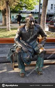 Sculpture of Yevgeniy Yevstigneyev, near State Academic Drama ...