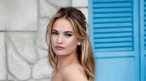 At last night's british independent film awards, actress lily james, whose long blonde ringlets have been her signature in movies like mamma mia! Lily James Debuts Brown Ombre Blunt Hair Cut For Winter