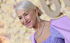 Here's Why Helen Mirren Doesn't Do 'Beauty Bags'