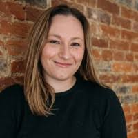 Sarah Dodge's Instagram, Twitter & Facebook