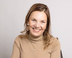 Jane Sinclair's Instagram, Twitter & Facebook