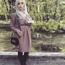 Taupe Tunic And Hijab With Polka Dots Check Out Esma 3 Muslim Fashion Hijab Trends Hijab Fashion